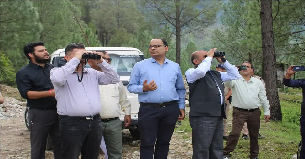 आपदा प्रबंधन सचिव ने लिया क्षेत्र का जायजा, प्रभावित क्षेत्र में जल्द सुरक्षात्मक कार्य का दिया आश्वासन