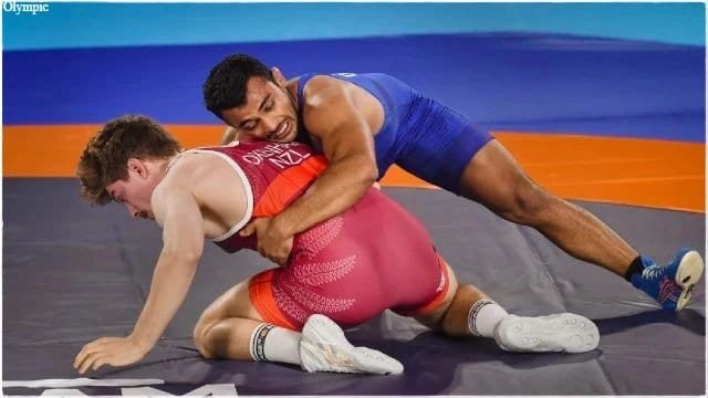 Late Arrival: Wrestlers Deepak Punia and Sujeet Kalkal दुबई से उड़ान में देरी के कारण ओलंपिक क्वालीफायर मैं नहीं जा पाये