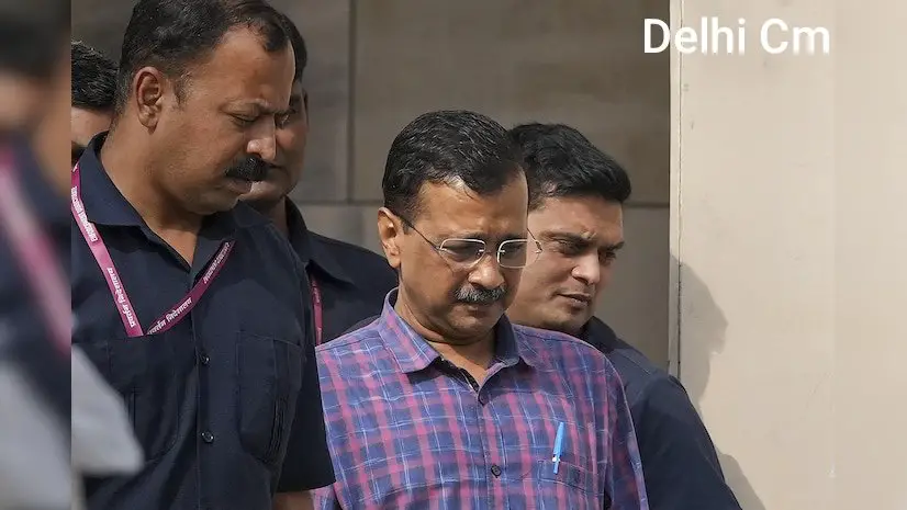 केजरीवाल का Surrender : तिहाड़ जेल जाने से पहले पत्नी और बच्चों ने क्या कहा?