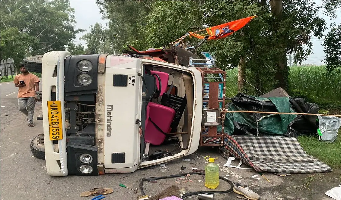 Accident : DCM और Bolero पिकअप की भिड़ंत, 1 की मौत 10 घायल